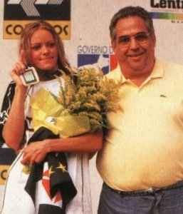 Inge de Bruijn ao lado do vice-presidente Eurico Miranda em 2000 (Foto: Revista do Vasco)