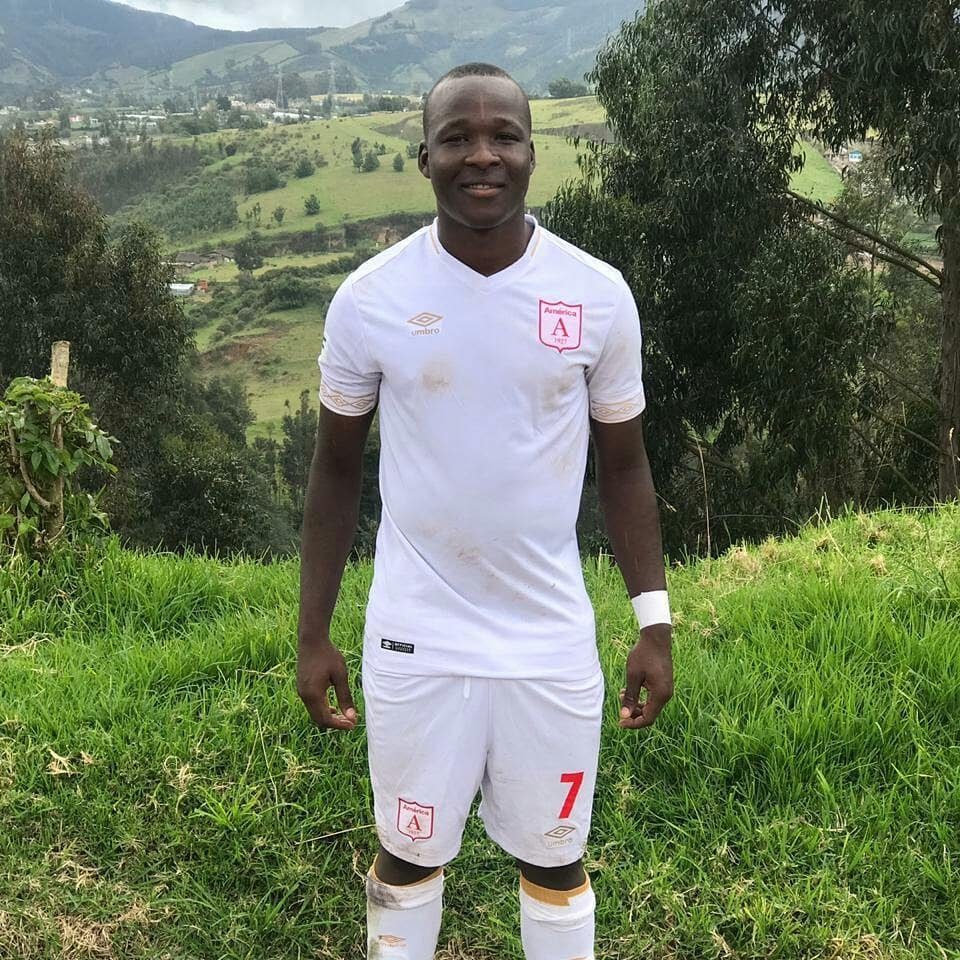 Base: Vasco está perto de fechar com o atacante Emerson Batalla, do América de Cali