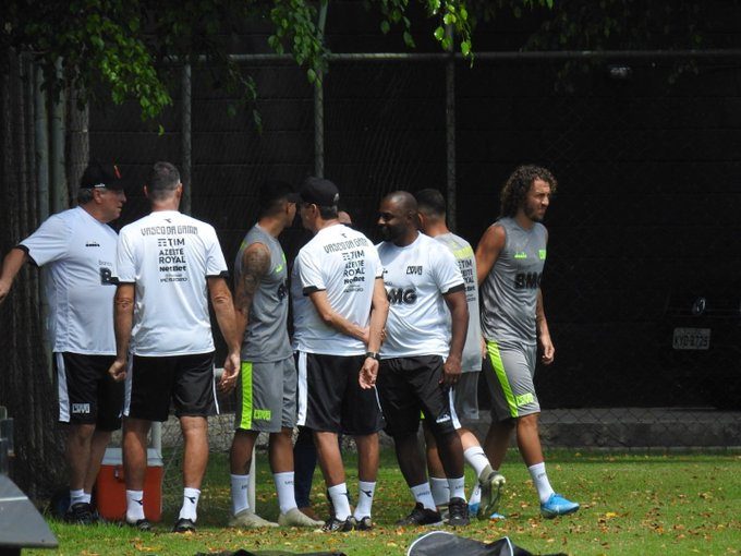 Alexandre Campello se reúne com elenco para tratar de atrasos salariais