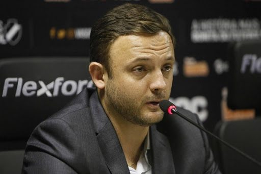 André Mazzuco nega busca por um novo técnico; veja vídeo