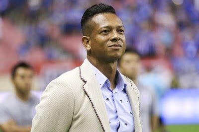 Guarín ainda não consegue voltar para o Brasil e empresário explica o que falta para o atleta retornar ao país