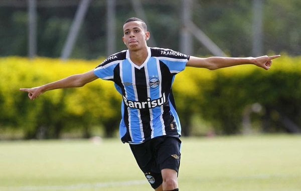 Oficial: Grêmio confirma empréstimo de meia para o Vasco