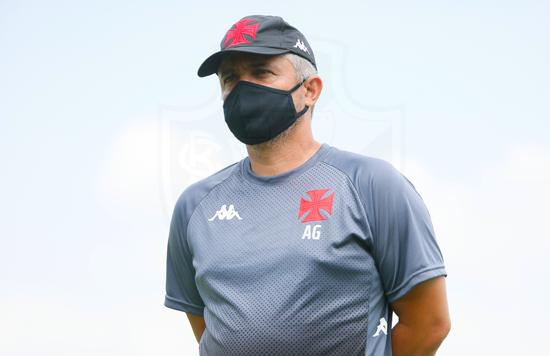 Alexandre Grasseli é promovido a auxiliar técnico e Vasco visa melhorar a promoção de jogadores da base para o profissional