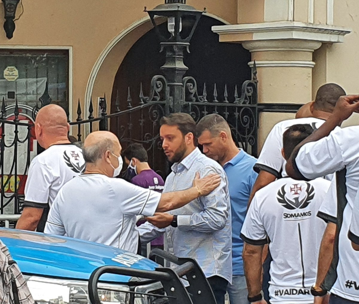 Veja alguns personagens importantes da eleição que chegaram antes mesmo do pleito começar