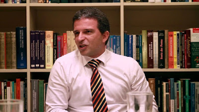 Leven Siano desmente informação de que busca um treinador para o Vasco: ”Meu técnico é o Sá Pinto”; eleição segue sub júdice