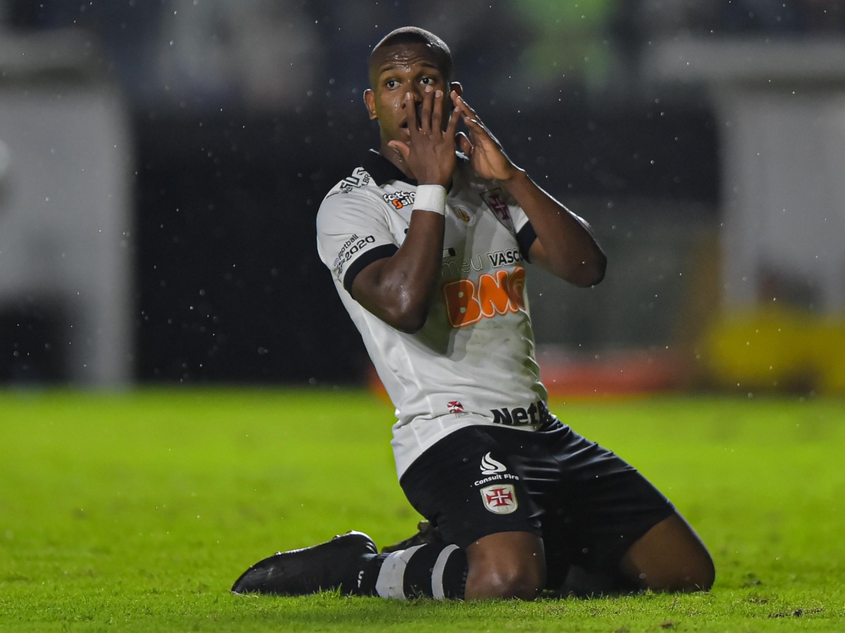 Ribamar não tem contrato renovado e está fora do Vasco