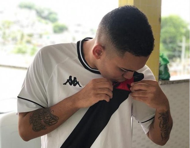 Isso é ser Vasco, o Gigante da Colina. — sou-vasco: É o Flamengo