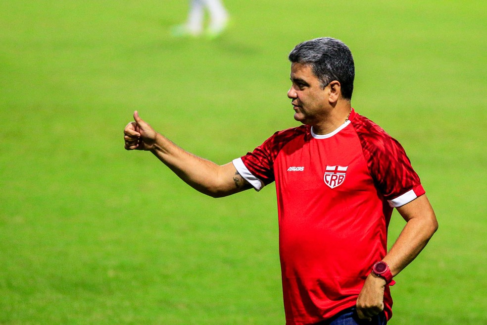 Marcelo Cabo confirma acerto com o Vasco após conquistar título goiano com o Atlético-GO