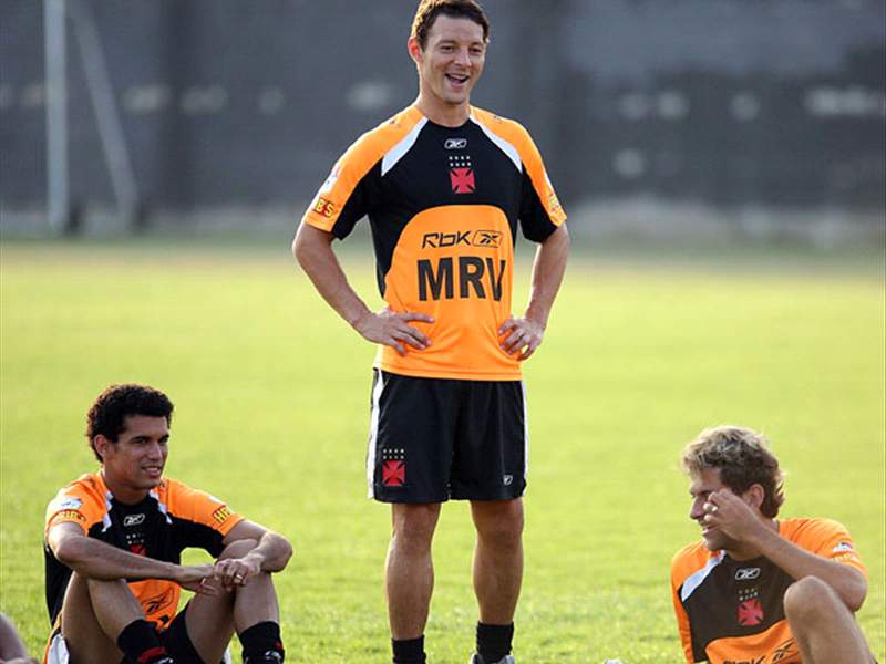 Ex-atacante Leandro Amaral entra na onda de Conca e diz que “voltaria a jogar” junto com o argentino no Vasco