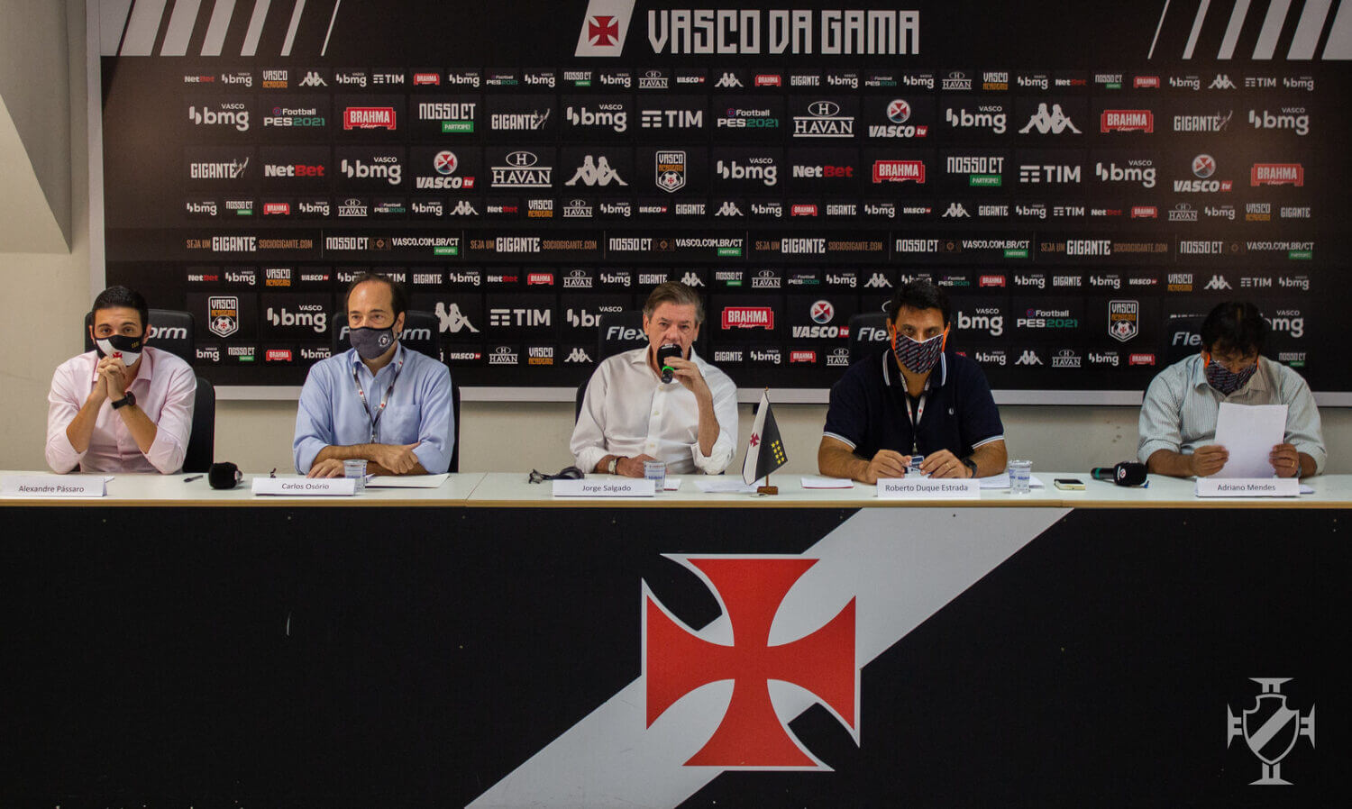 Elenco é avaliado por comitê de gestão do futebol; Reforços poderão chegar