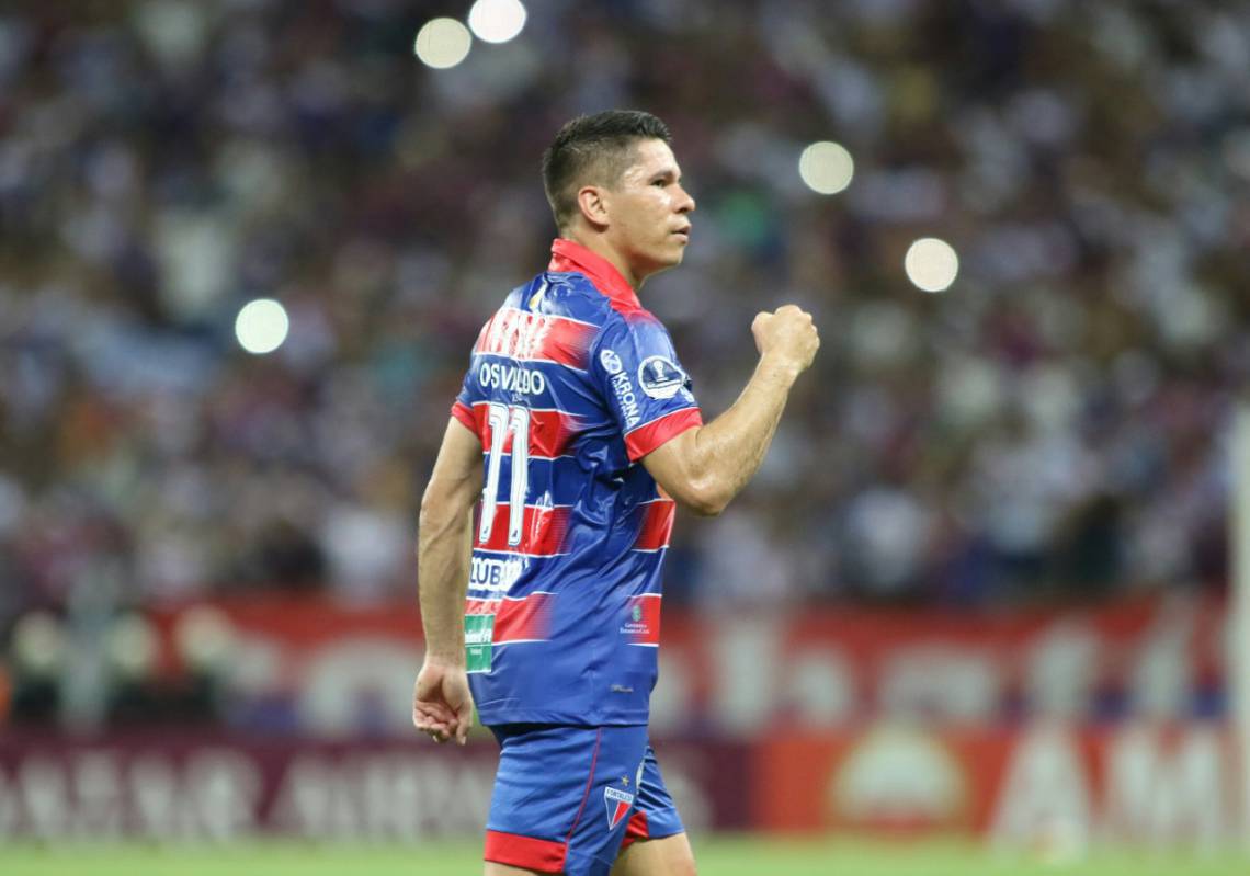 Staff de Osvaldo nega negócio com Vasco