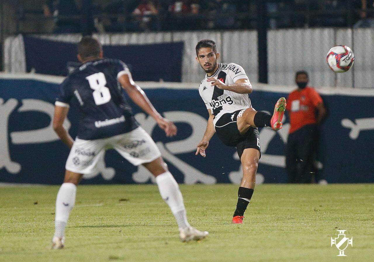 Fraco desempenho longe do Rio faz Vasco ver G4 mais distante na Série B