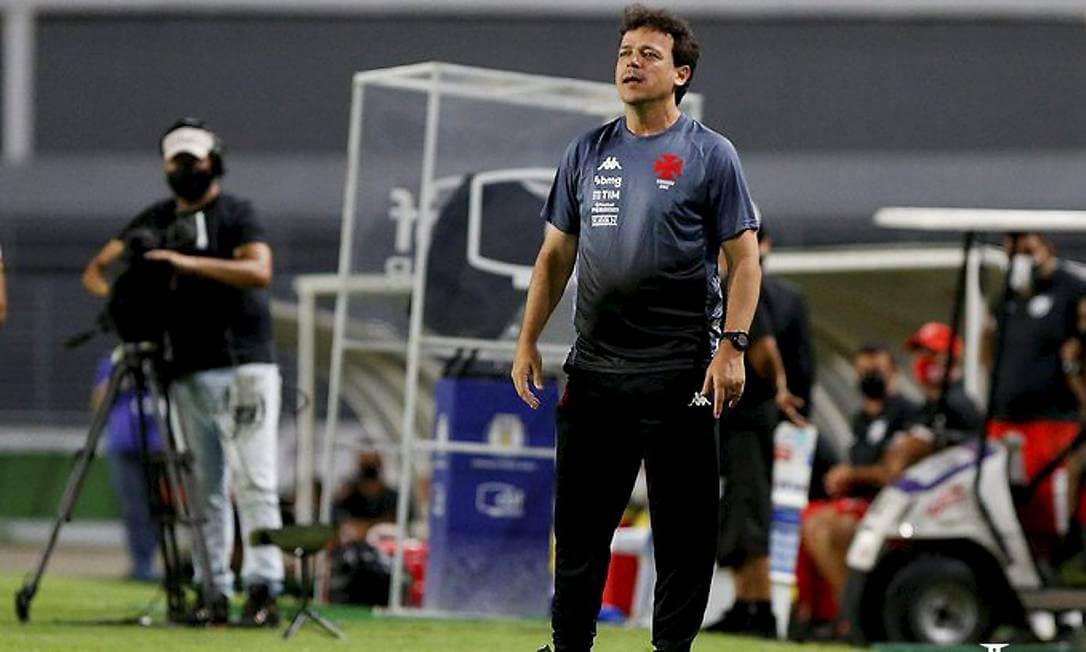 Fernando Diniz fala sobre o VAR