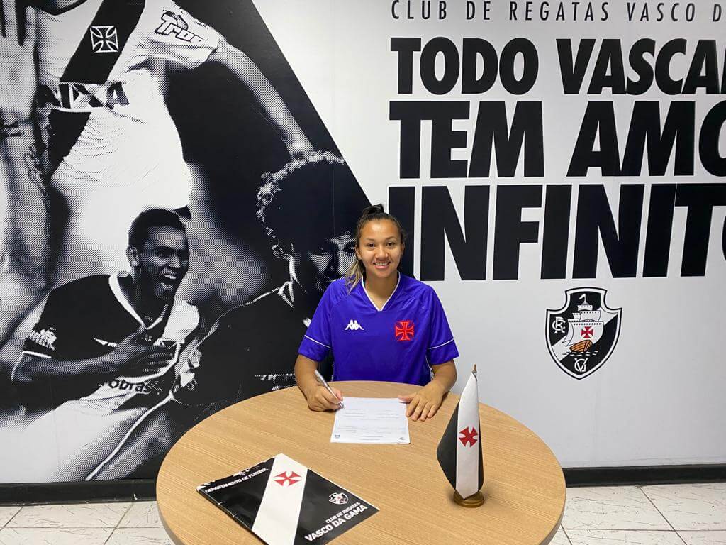 Futebol Feminino: Vasco assina contrato de formação com quatro atletas