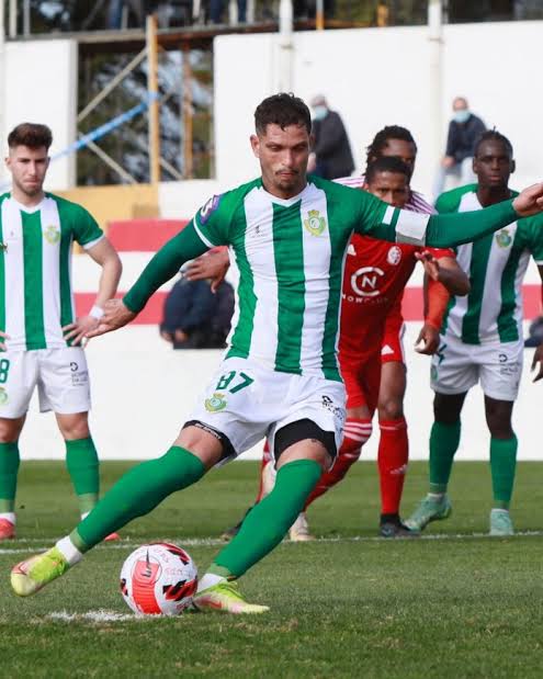 Ex-Vasco, Yago Cariello marca quatro gols em vitória do UD Santarém, em Portugal