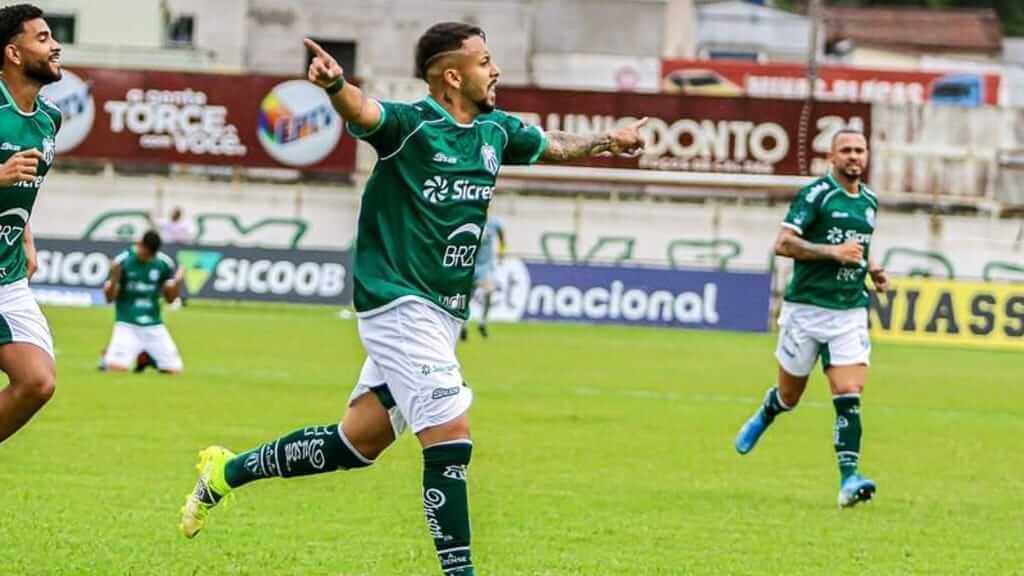 Vasco negocia com zagueiro campeão brasileiro pelo Atlético em 2021 -  FalaGalo