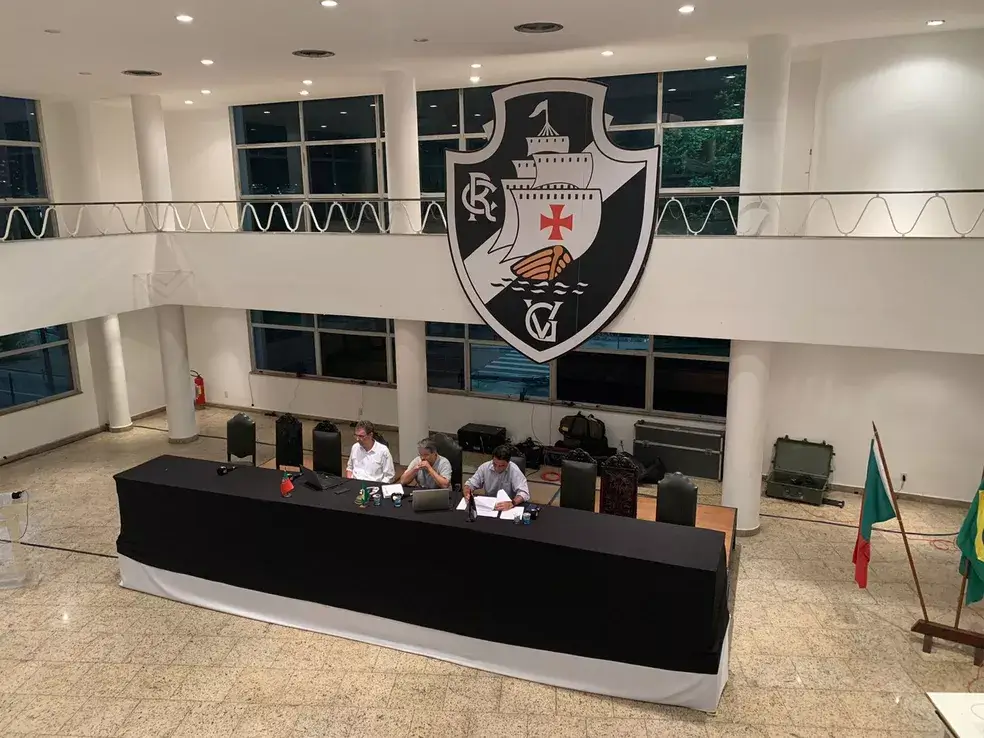 Justiça aceita ação e suspende AGE de votação da SAF