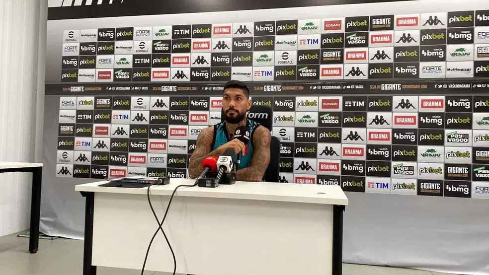 Yuri Lara defende Zé Ricardo e promete mais empenho