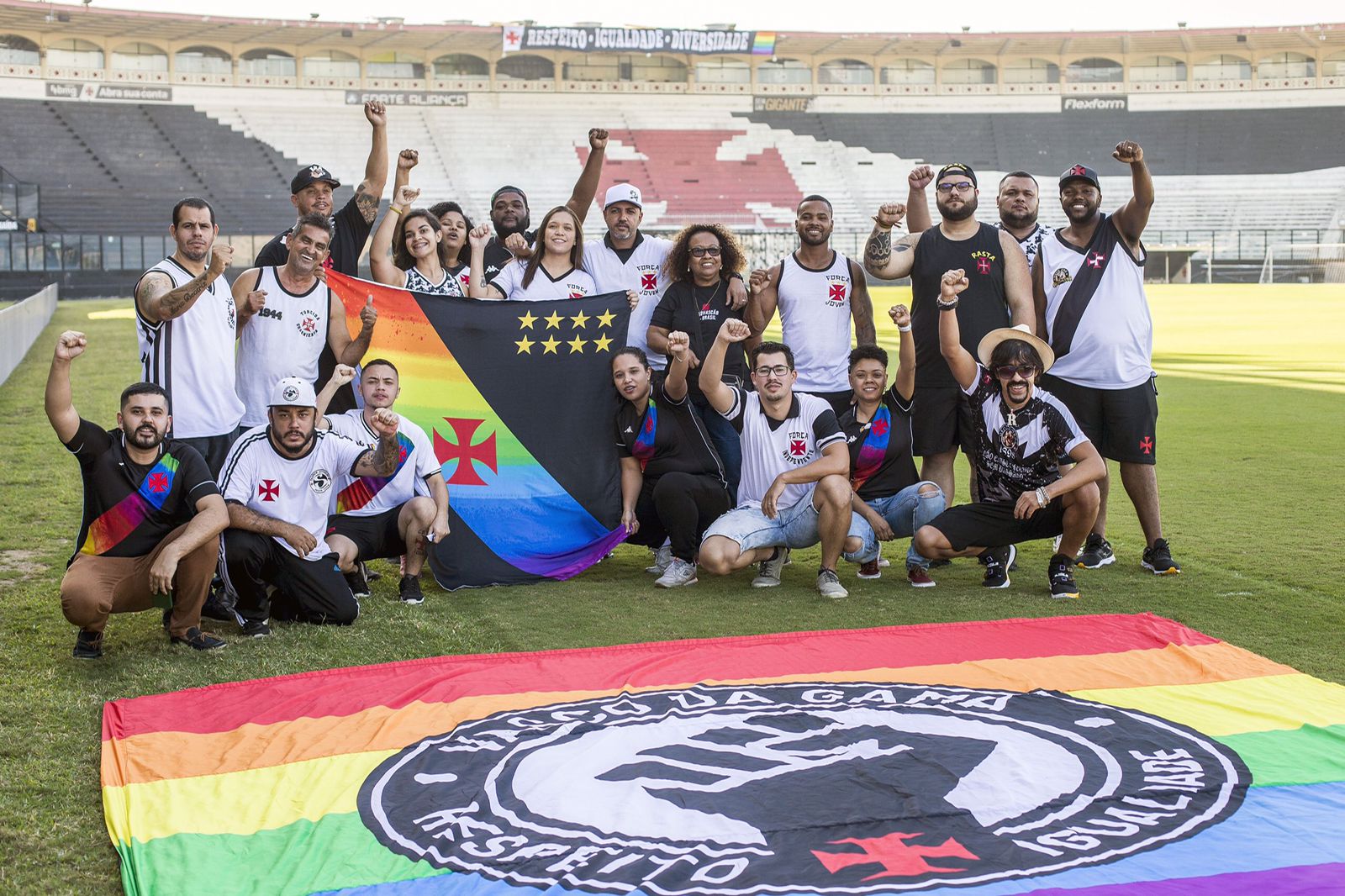 Exclusivo: Vasco irá lançar nova camisa LGBT nesta sexta contra o Operário-PR