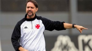 Existe forte pressão interna para que Jorge Salgado demita Maurício Souza