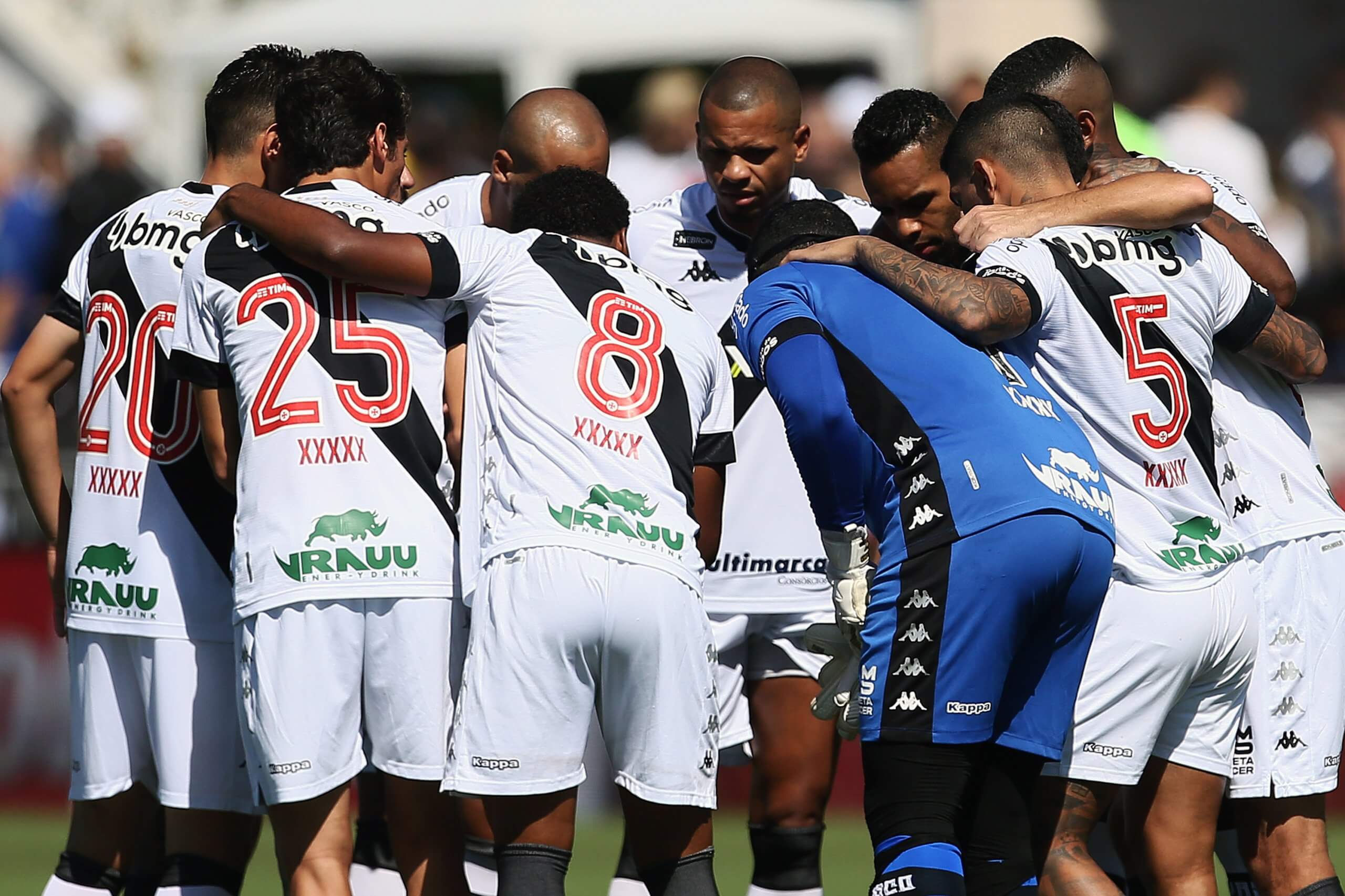 Pato já comemorou Dia dos Namorados vendo jogo do Vasco em São Januário -  16/08/2020 - UOL Esporte