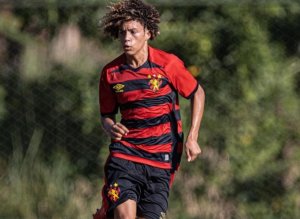 Torcida do Sport fica revoltada com saída de promessa para o Vasco