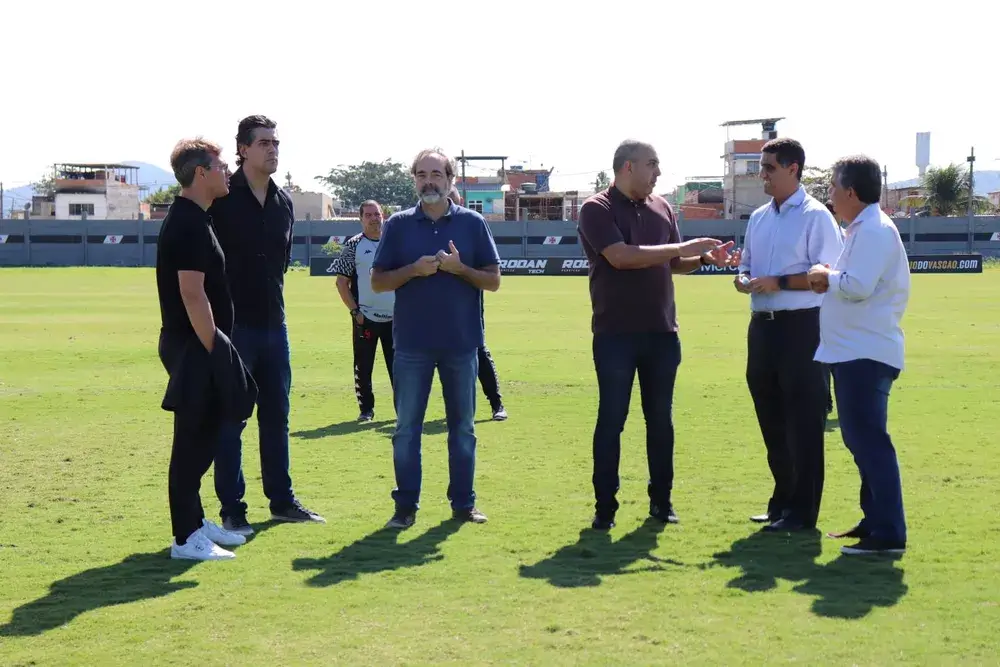 777 PARTNERS OFICIALIZA PAULO BRACKS COMO DIRETOR E LUIZ MELLO COMO CEO