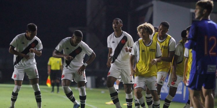 Vasco vence o Flamengo no Brasileirão Sub-17