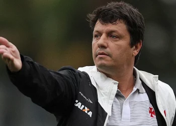 Treinador do Londrina, Adilson Batista é velho conhecido da torcida vascaína