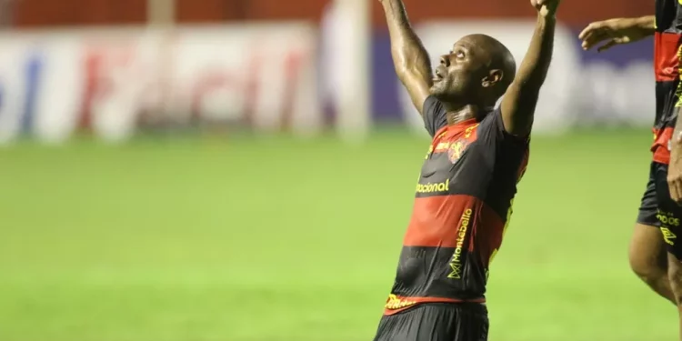 Você sabia? Vagner Love foi dispensado do Vasco por motivo que vai te surpreender