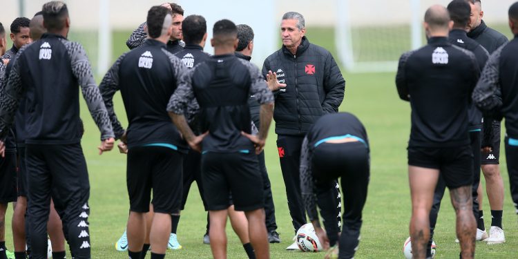 Vasco tem risco de deixar o G4 nesta rodada; entenda