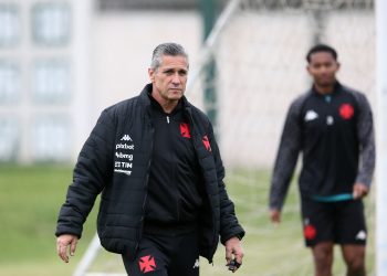 Jorginho pede atenção diante do Novorizontino: “Não vai ser fácil”