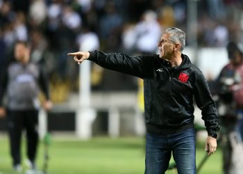 Jorginho comemora vitória do Vasco: “É um grupo que realmente tem dado tudo”