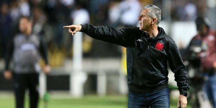 Jorginho comemora vitória do Vasco: “É um grupo que realmente tem dado tudo”