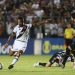 O atacante do Vasco, Alex Teixeira, não joga contra o Novorizontino