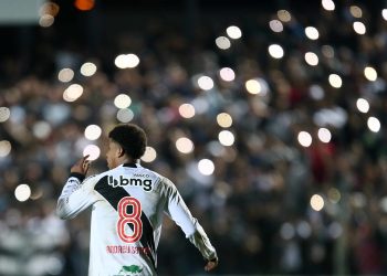 Confira qual é a chance de Andrey Santos ser emprestado ao Vasco