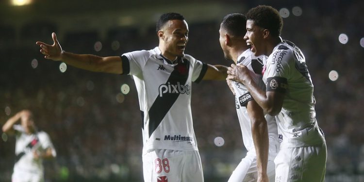 Vasco quebra tabu que durava 11 jogos com vitória contra o Novorizontino
