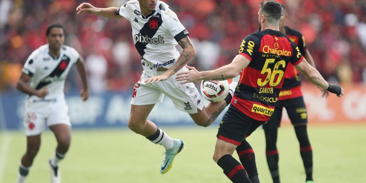 Marlon Gomes é reavaliado e não preocupa o departamento médico do Vasco