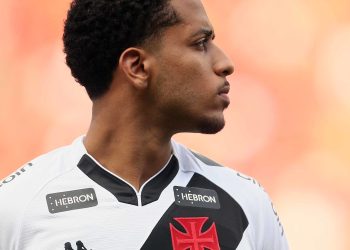 Após cumprir suspensão por doping e voltar a jogar, Miranda afirma: “Contem comigo”