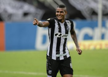 Vasco está observando atacante Cléber, do Ceará