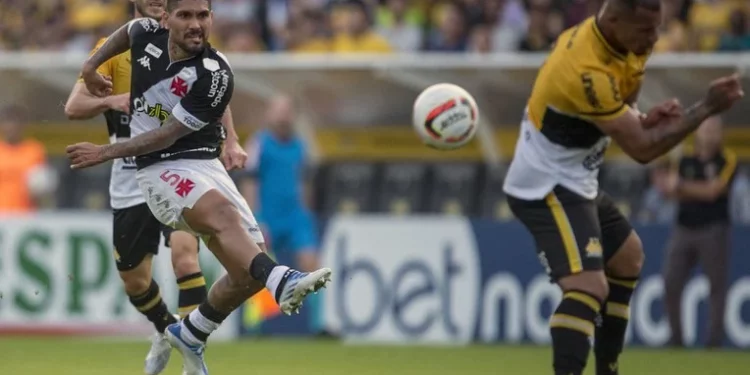 Confira escalação oficial do Vasco contra o Criciúma