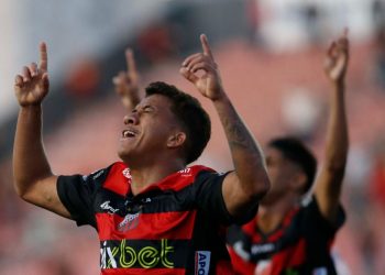 Cria da base do Vasco impediu acesso do Cruzmaltino