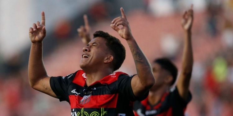 Cria da base do Vasco impediu acesso do Cruzmaltino