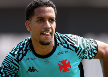 Miranda poderá ganhar oportunidade no time titular diante do Sport