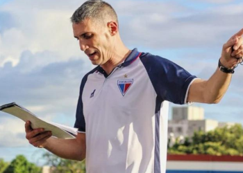 Desejado pelo Vasco, técnico argentino Vojvoda prega “tempo e calma” para deixar o Fortaleza