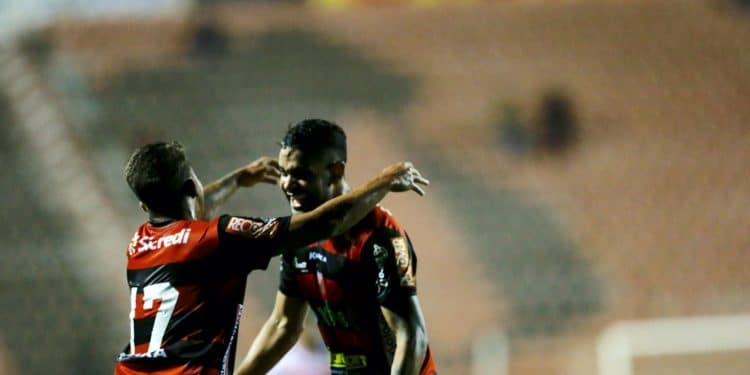 Emprestado pelo Vasco ao Ituano, Vinícius dá assistência e prejudica o Cruzmaltino