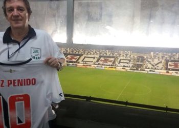 Narrador Luiz Penido viraliza após gol do Vasco