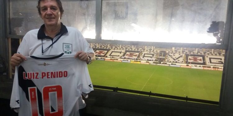 Narrador Luiz Penido viraliza após gol do Vasco