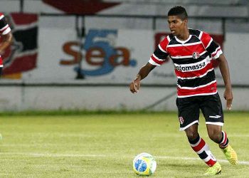 O atacante do Vasco, Raniel, foi revelado pelo Santa Cruz, maior rival do Sport