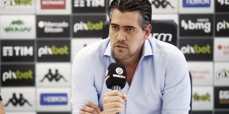 Paulo Bracks faz pronunciamento e anuncia mudança importante no Vasco